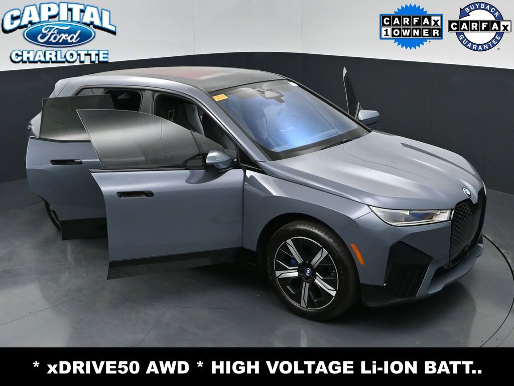 Used 2023 BMW iX xDrive50 w/ Sport Package AWD/4WD image 35