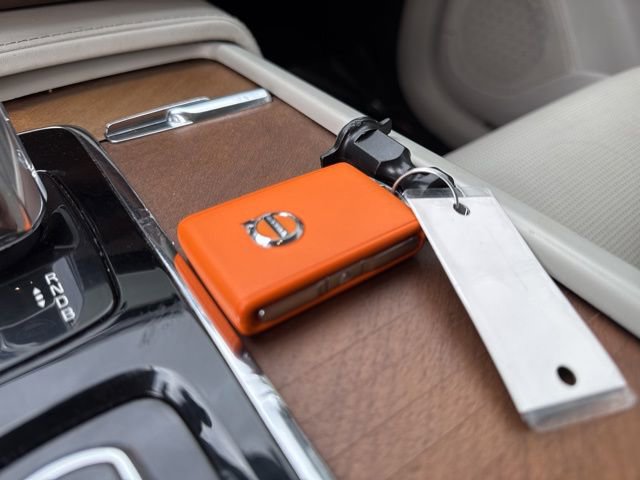 Used 2018 Volvo XC90 T8 Inscription w/ Luxury Package image 34