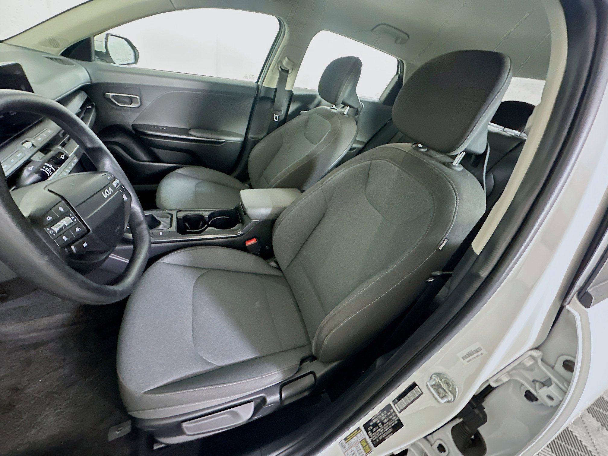 Used 2025 Kia K4 LXS image 13