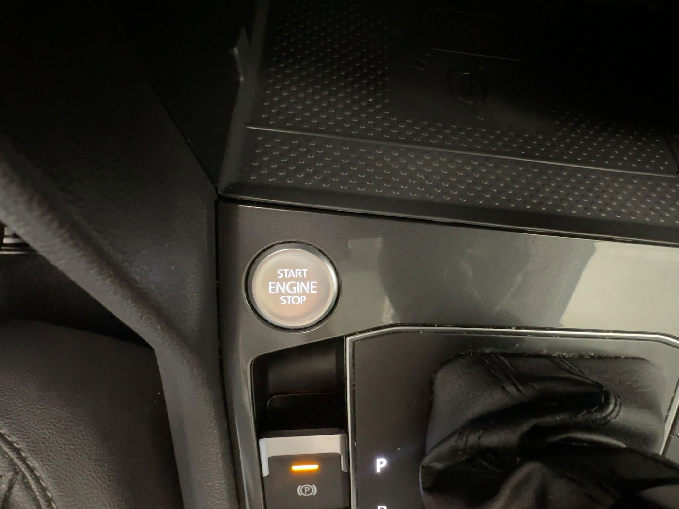 Used 2020 Volkswagen Tiguan SEL image 25