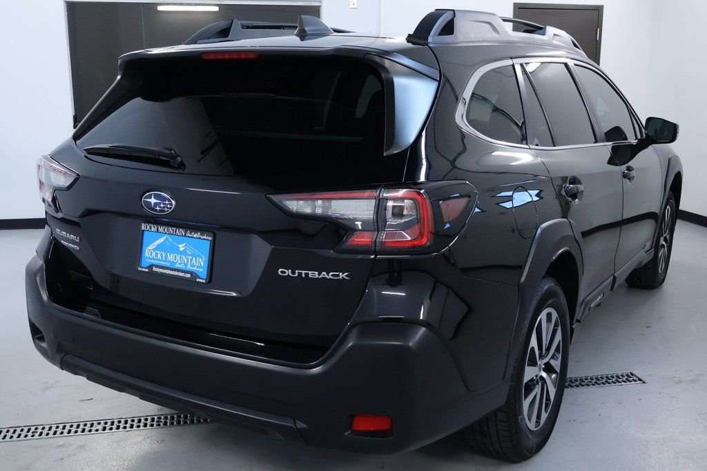 Used 2024 Subaru Outback Premium image 7