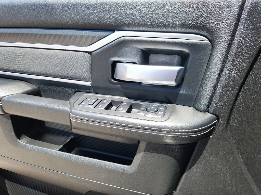 Used 2025 RAM 2500 Big Horn AWD/4WD image 6