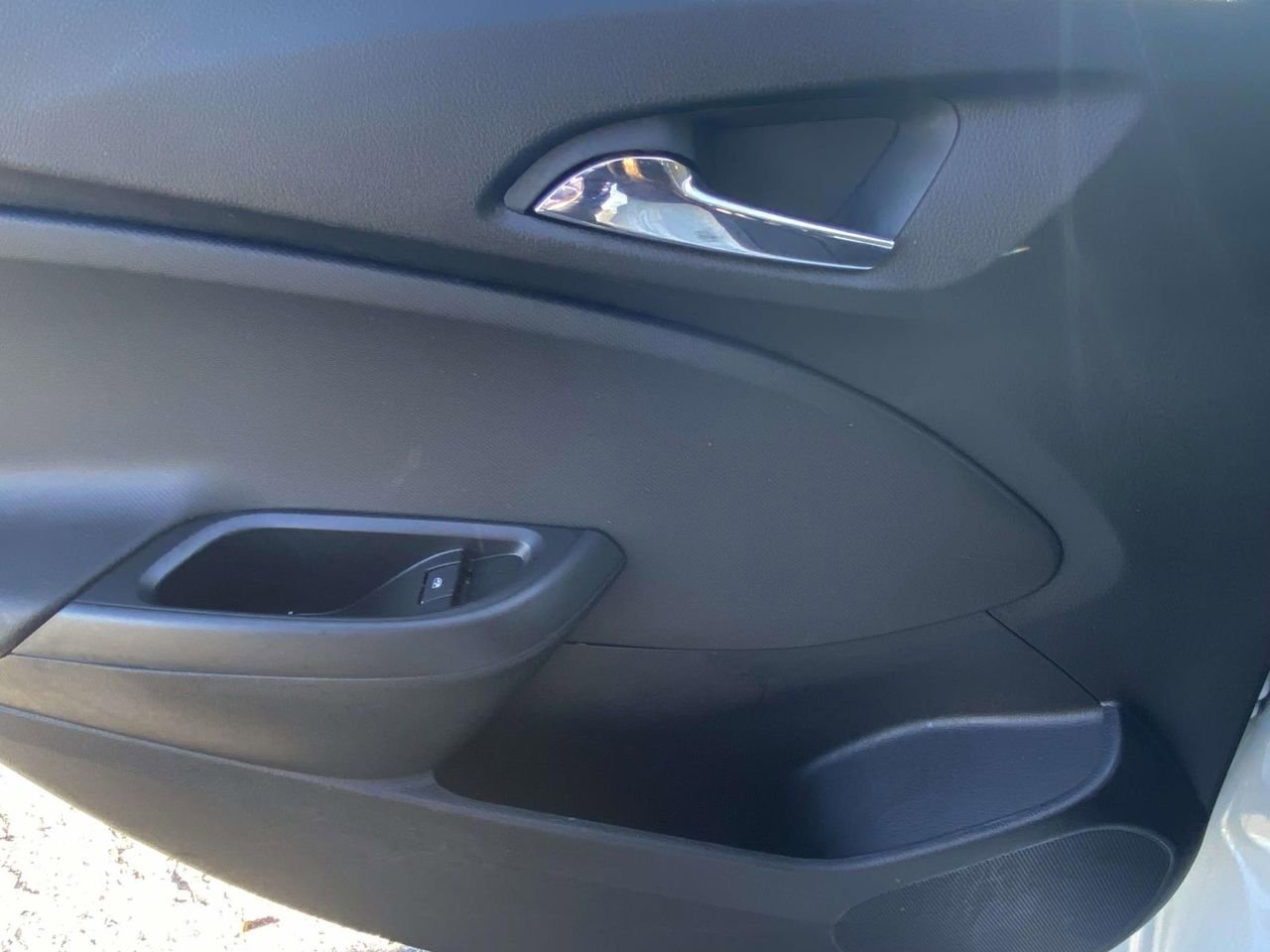 Used 2018 Chevrolet Cruze LS image 11