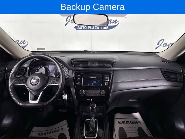 Used 2018 Nissan Rogue S image 2