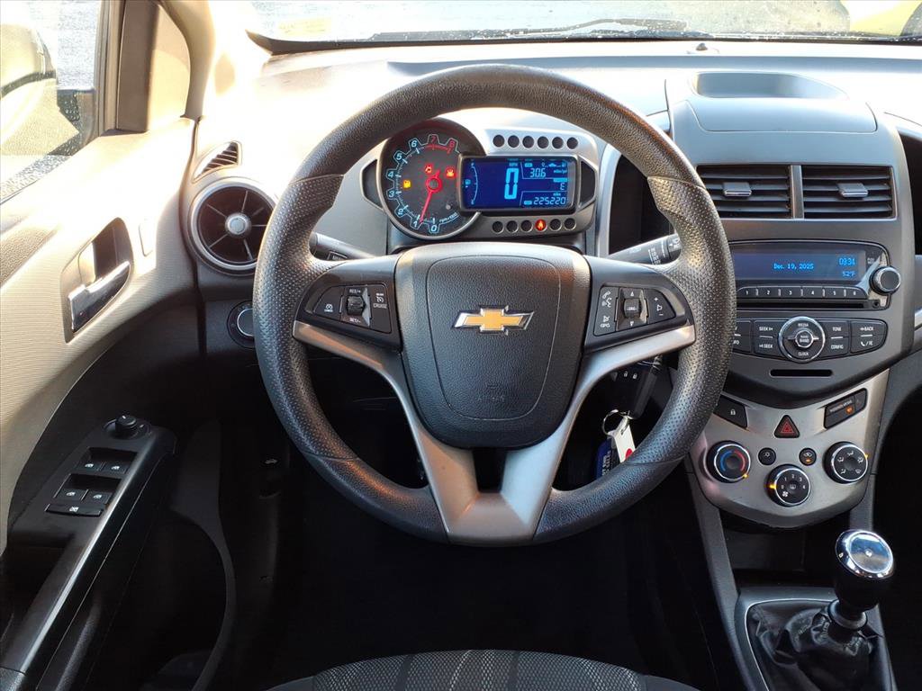 Used 2014 Chevrolet Sonic LT image 5