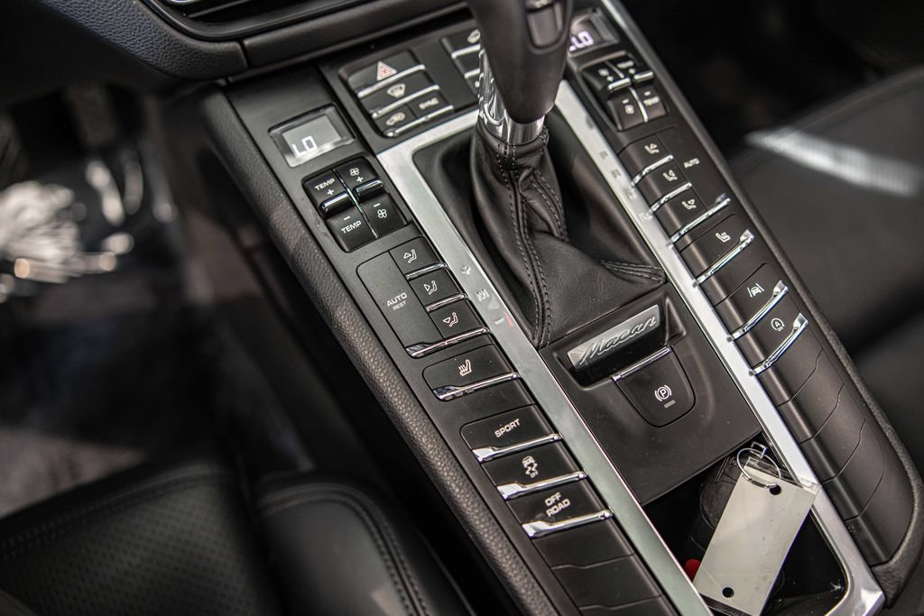 Used 2021 Porsche Macan S AWD/4WD image 29