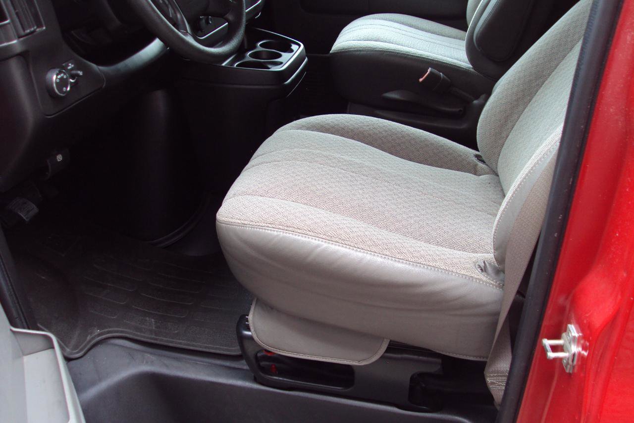 Used 2013 Chevrolet Express 1500 LT w/ LT Preferred Equipment Group AWD/4WD image 17