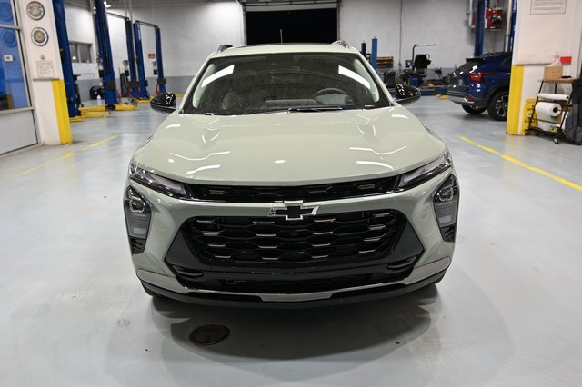 New 2026 Chevrolet Trax ACTIV w/ Sunroof Package image 2