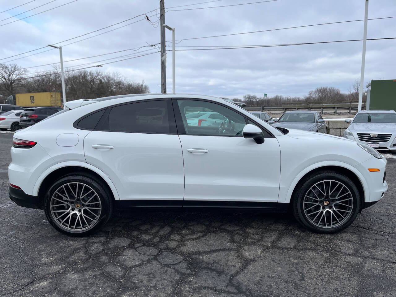 Used 2022 Porsche Cayenne Platinum Edition AWD/4WD image 9