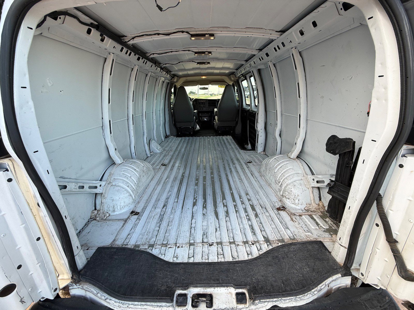 Used 2016 GMC Savana 2500 image 12