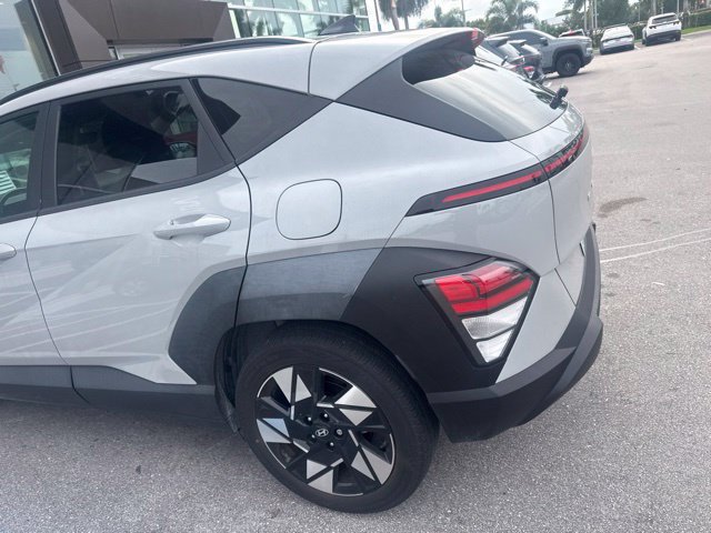Used 2024 Hyundai Kona SEL FWD image 7