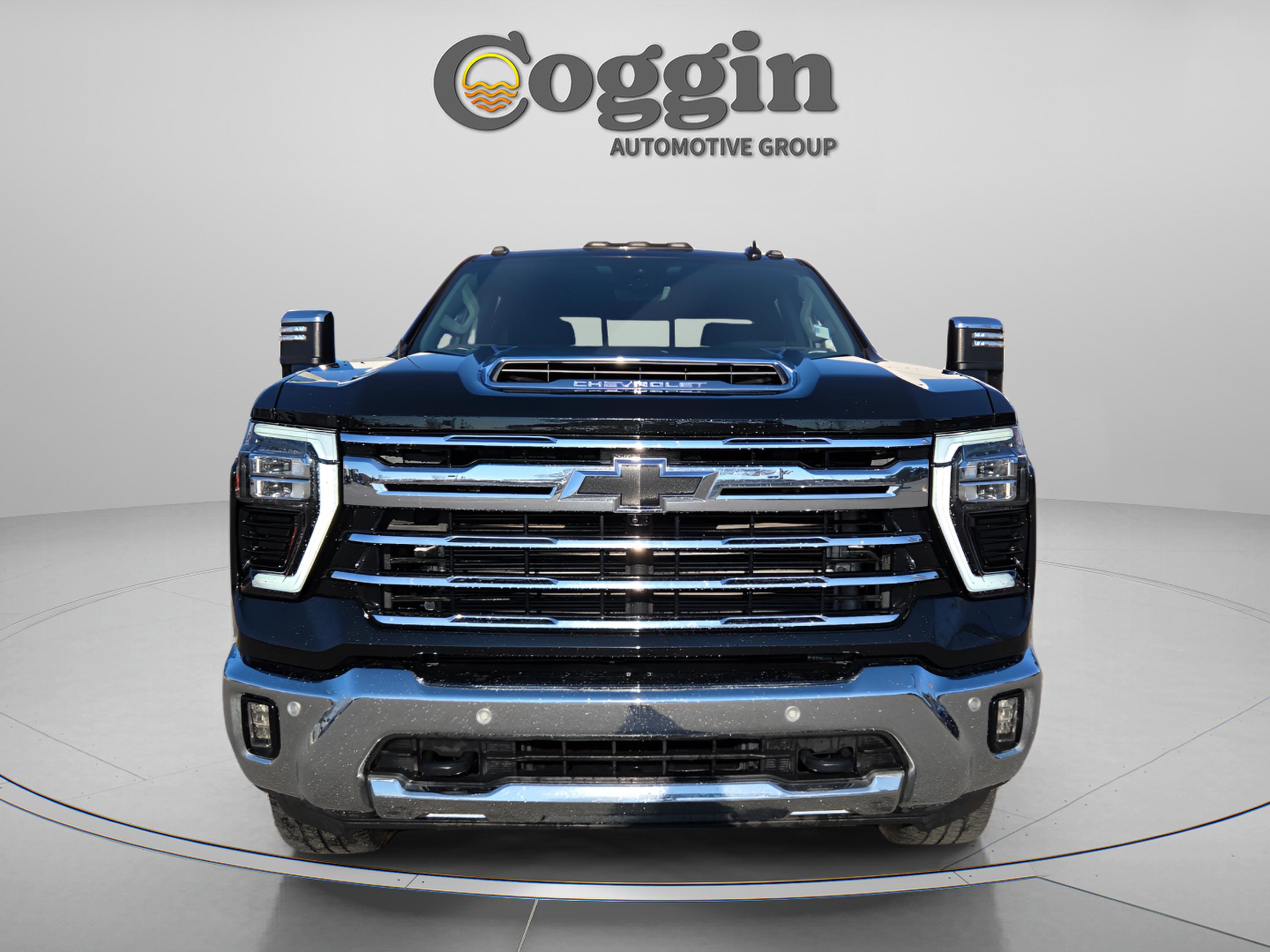 Used 2024 Chevrolet Silverado 2500 LTZ w/ LTZ Premium Package image 9