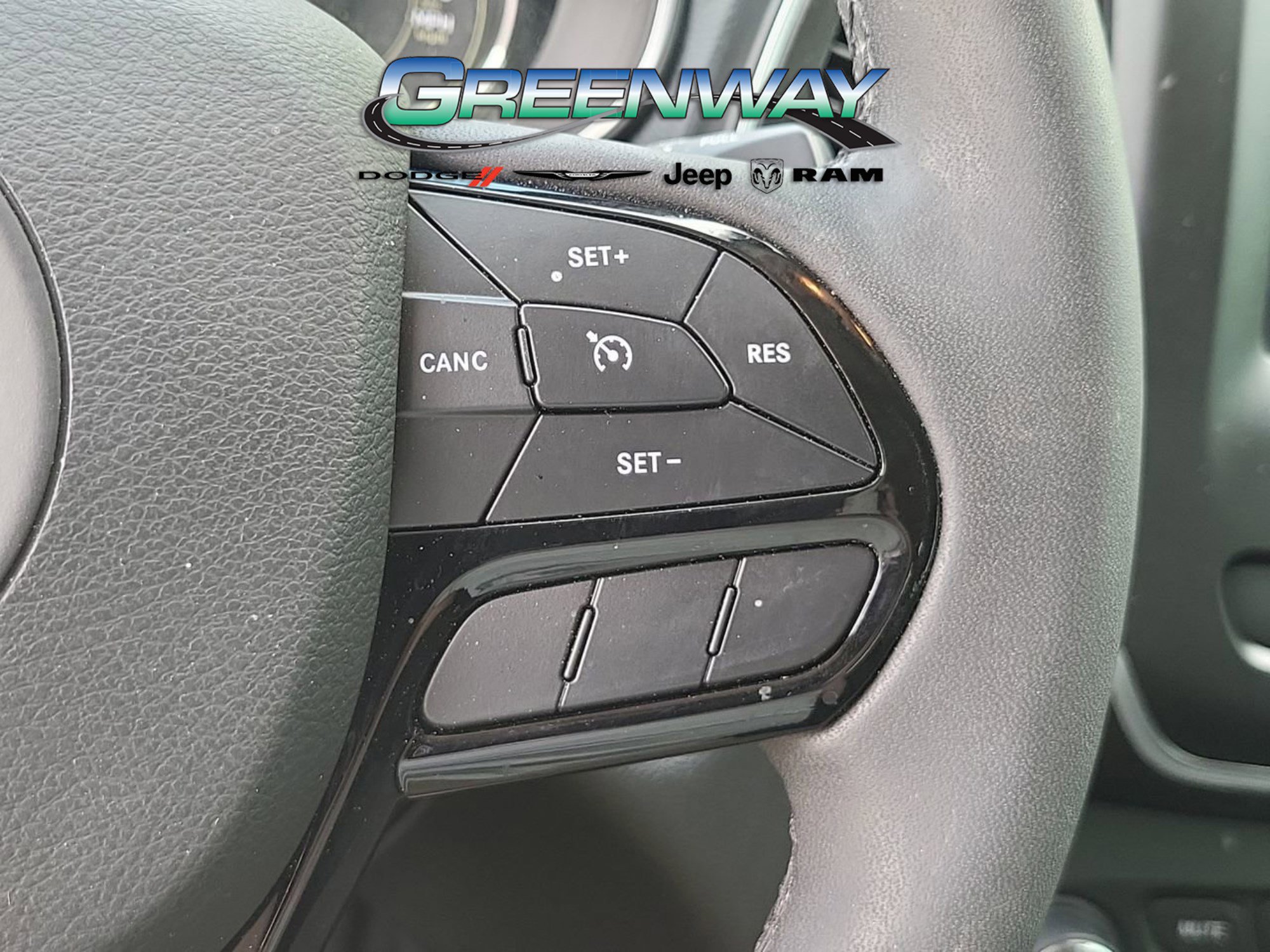 Used 2021 Jeep Cherokee Latitude Plus FWD image 5