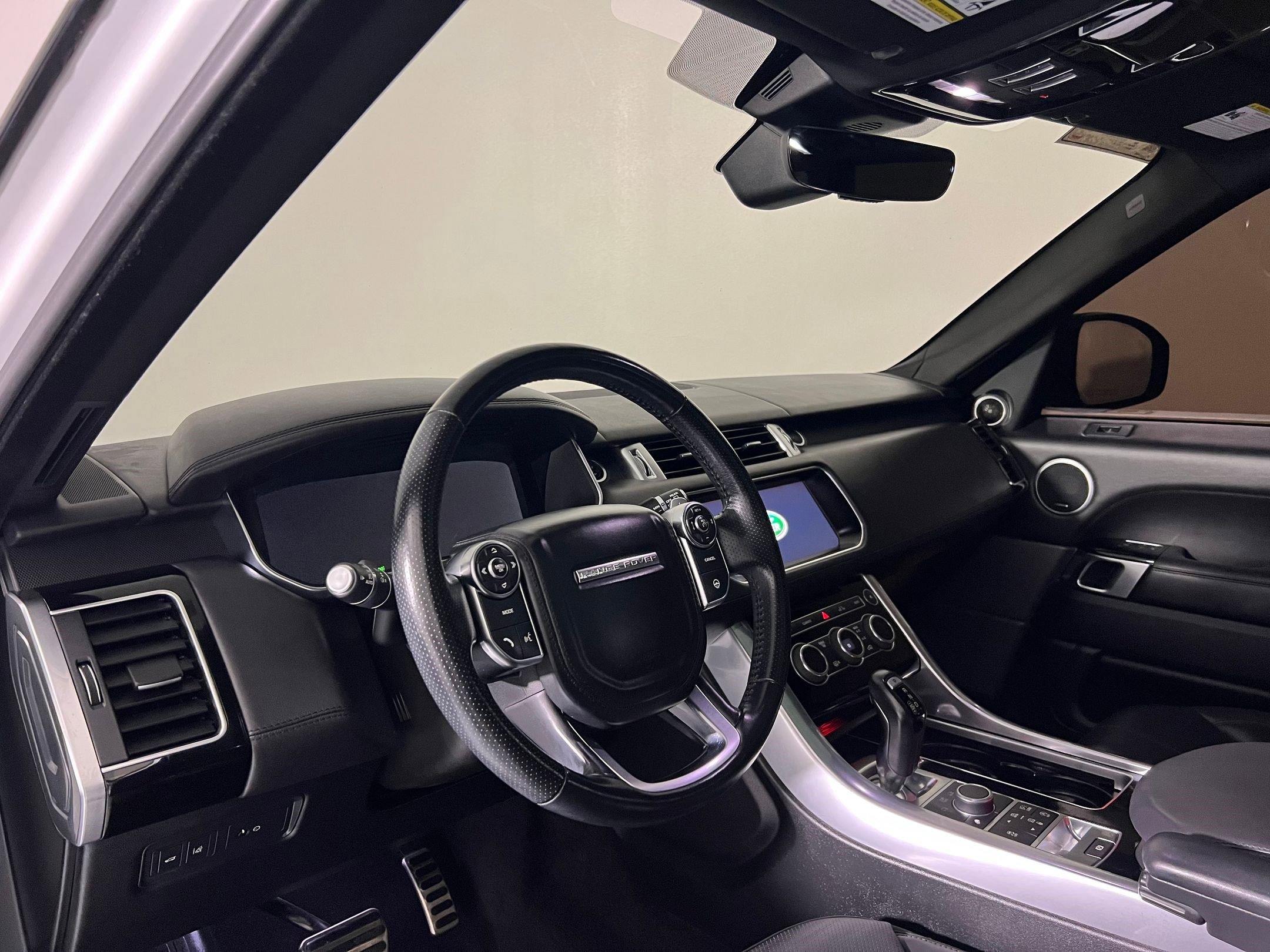 Used 2017 Land Rover Range Rover Sport HSE Dynamic image 4