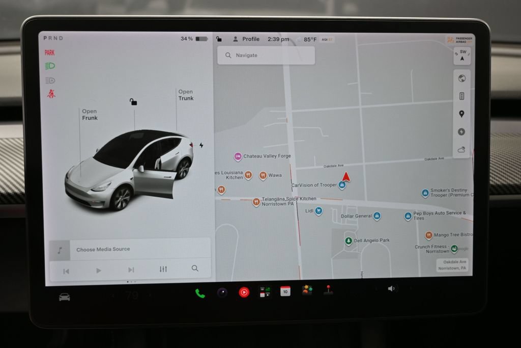 Used 2021 Tesla Model Y Long Range AWD/4WD image 24