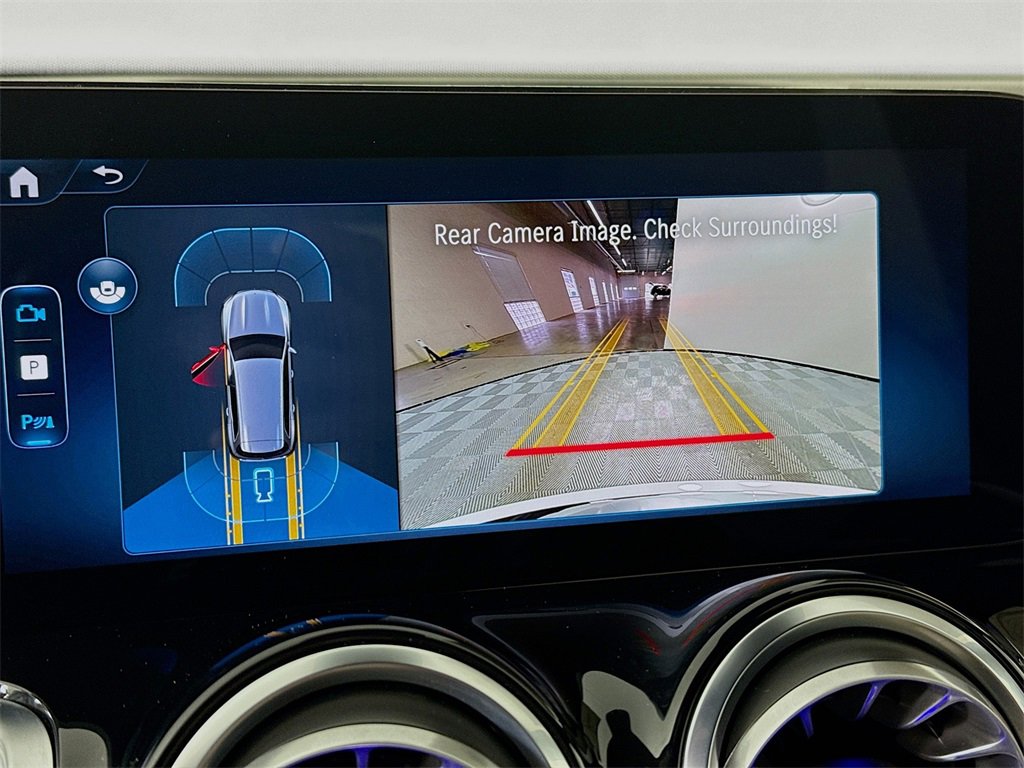 Used 2025 Mercedes-Benz GLB 250 4MATIC image 14