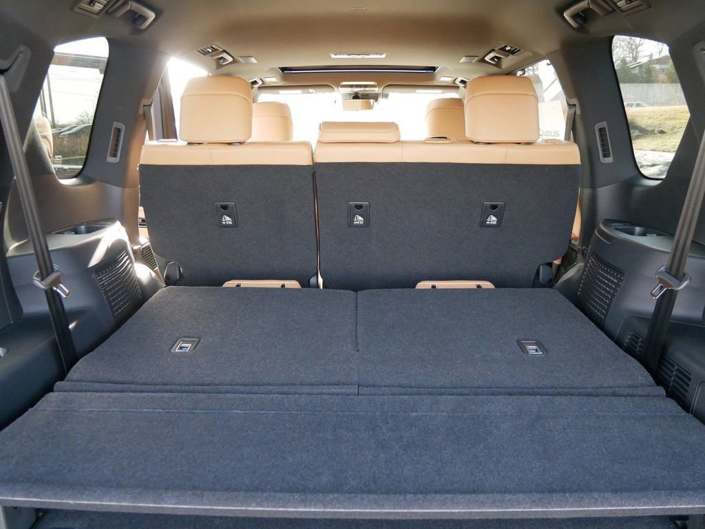 New 2026 Lexus LX 700h Luxury image 12