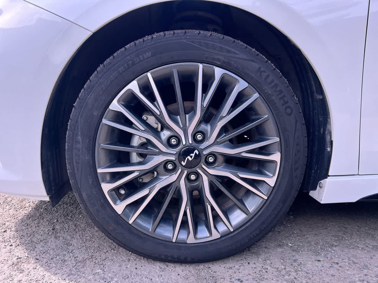 Used 2024 Kia Forte GT-Line w/ GT-Line Premium Package FWD image 10