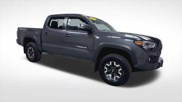 Certified 2023 Toyota Tacoma TRD Off-Road AWD/4WD image 18