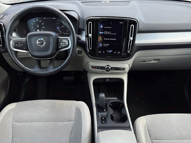 Used 2020 Volvo XC40 T5 Momentum AWD/4WD image 24