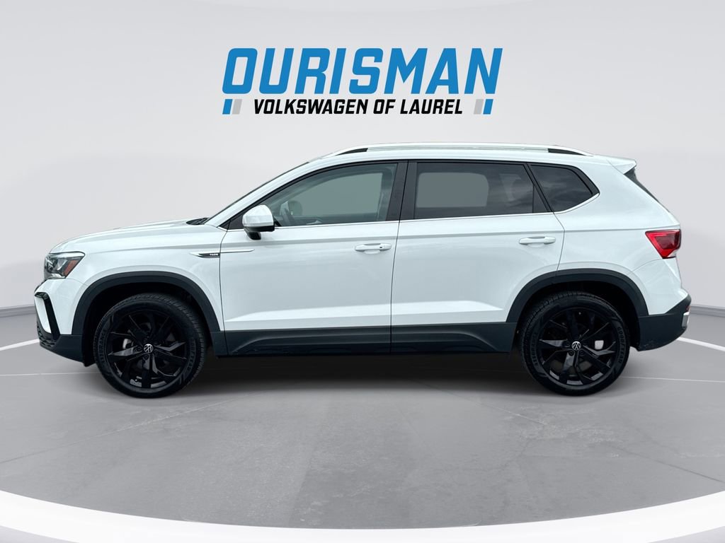Used 2023 Volkswagen Taos SE w/ Black Wheel Package FWD image 5