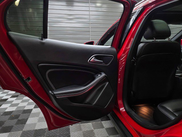 Used 2020 Mercedes-Benz GLA 250 4MATIC image 35