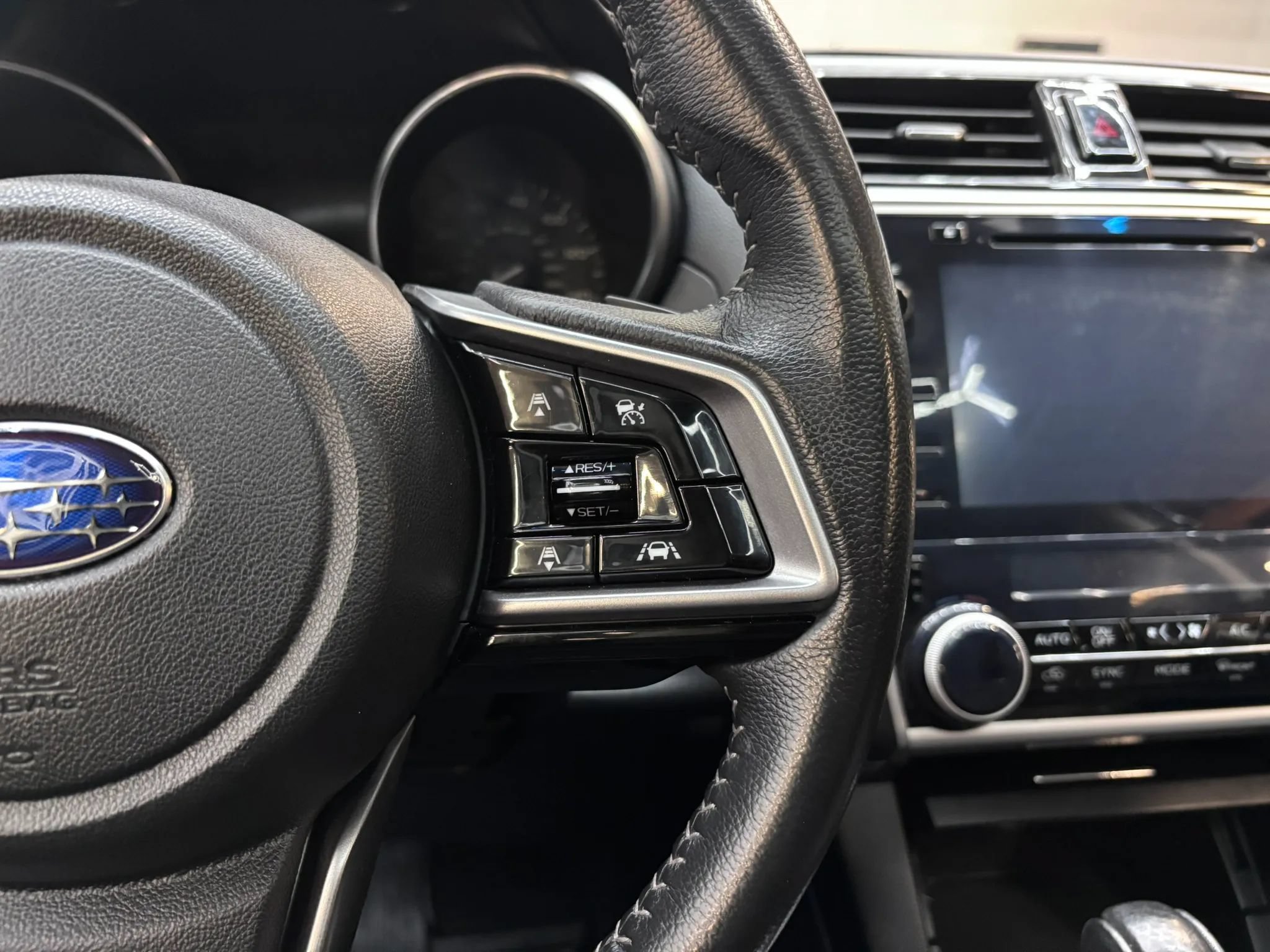 Used 2018 Subaru Outback 2.5i Limited AWD/4WD image 15