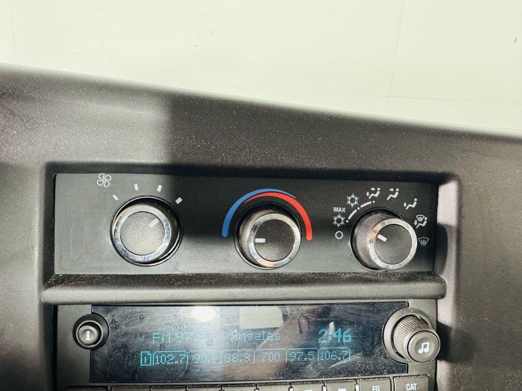 Used 2015 Chevrolet Express 2500 RWD image 12