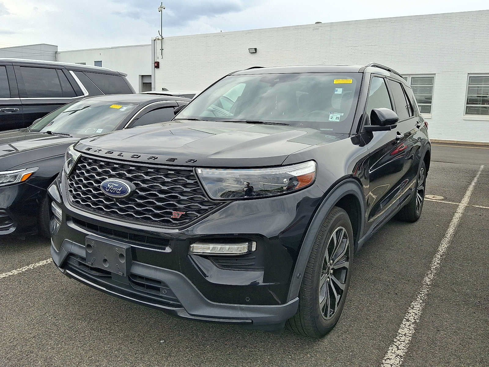 Used 2020 Ford Explorer ST AWD/4WD image 3