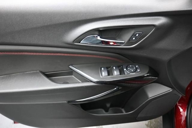 Used 2025 Chevrolet Trax RS FWD image 13