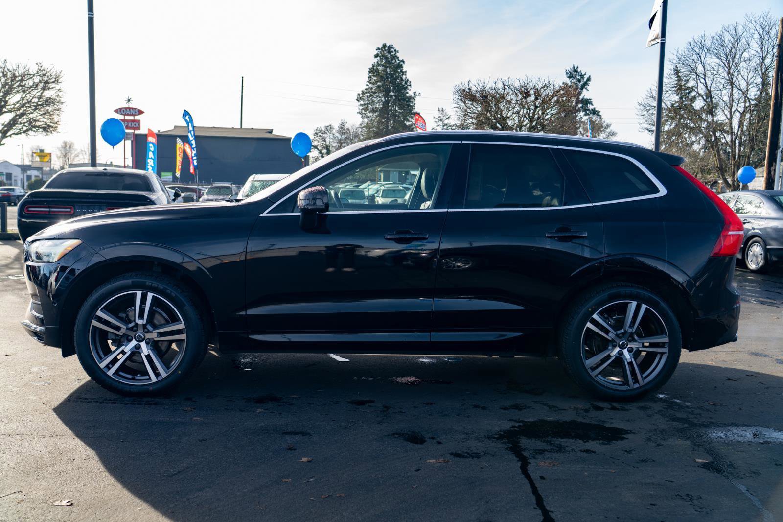 Used 2018 Volvo XC60 T5 Momentum w/ Convenience Package AWD/4WD image 13