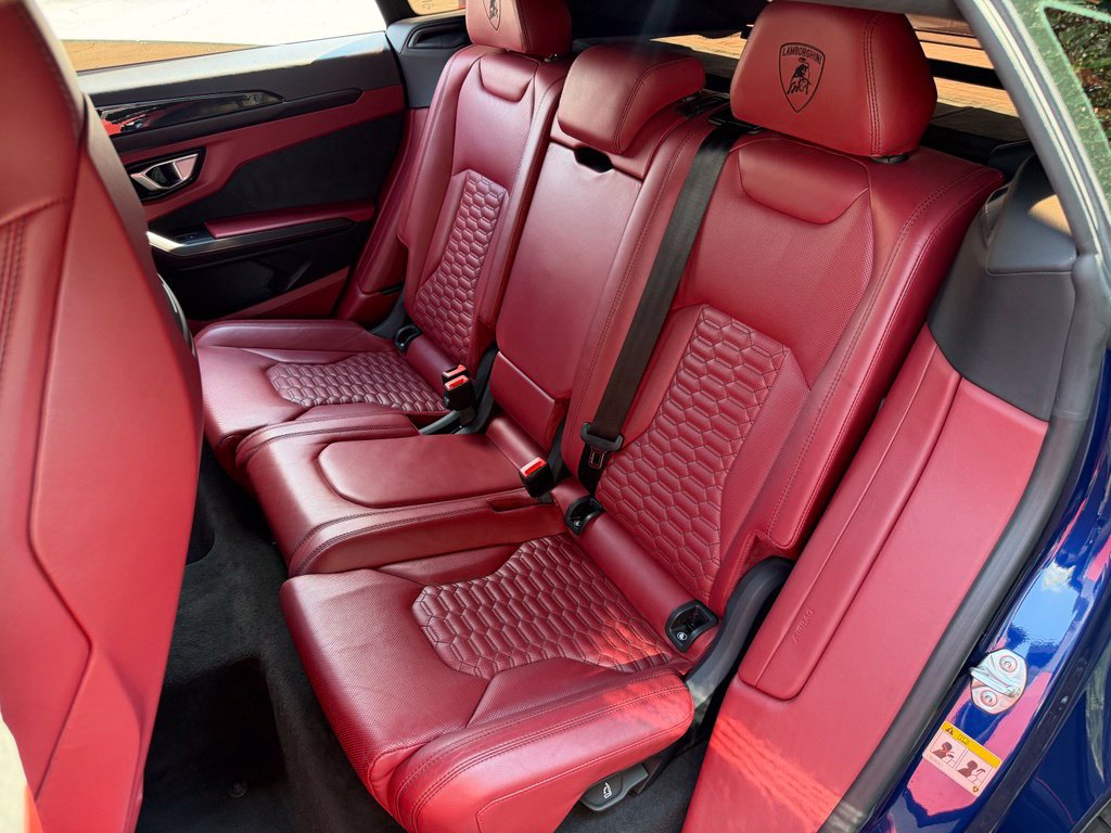 Used 2021 Lamborghini Urus AWD/4WD image 32