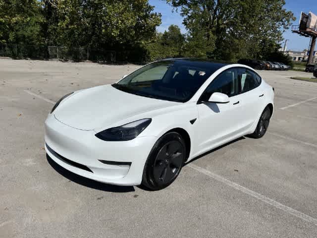 Used 2023 Tesla Model 3 Standard Range RWD image 4