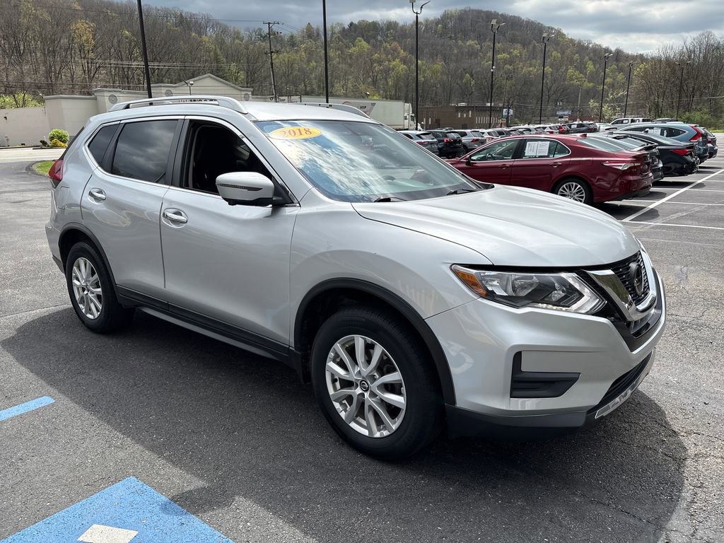 Used 2018 Nissan Rogue SV w/ Premium Package image 7