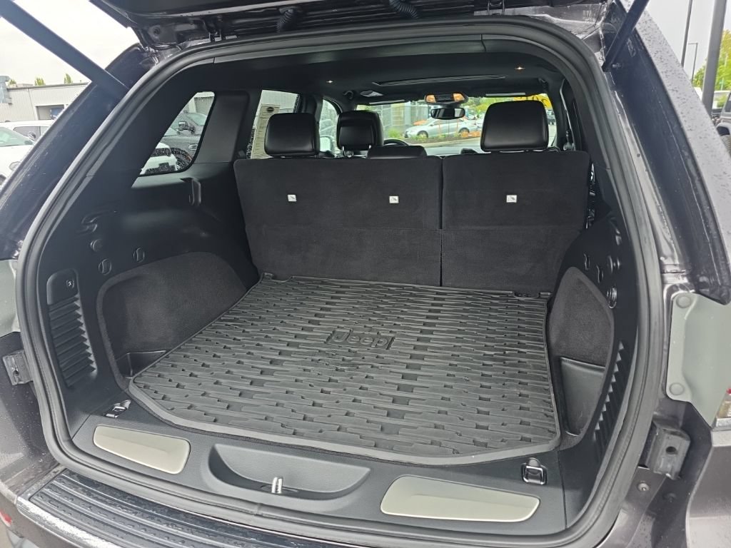 Used 2018 Jeep Grand Cherokee Limited AWD/4WD image 12