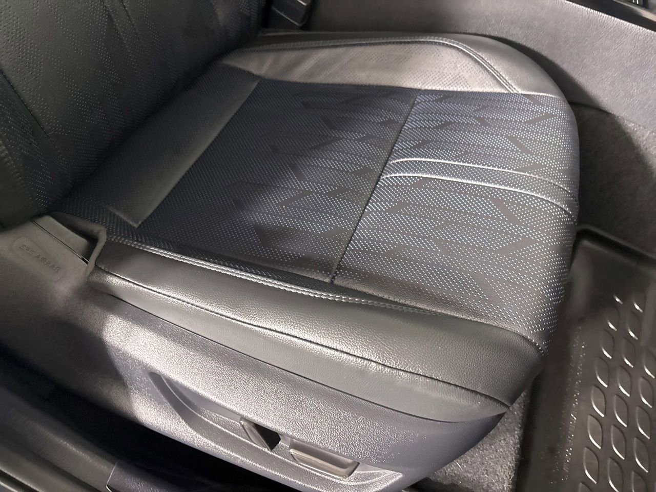 Used 2025 Toyota Camry XSE image 30