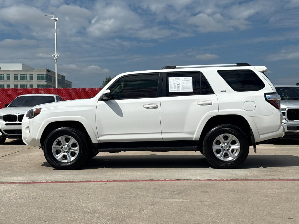 Used 2024 Toyota 4Runner SR5 AWD/4WD image 3