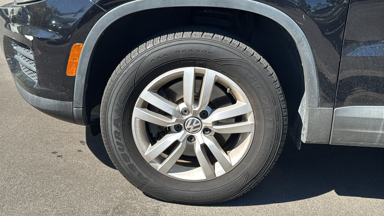 Used 2015 Volkswagen Tiguan S FWD image 4