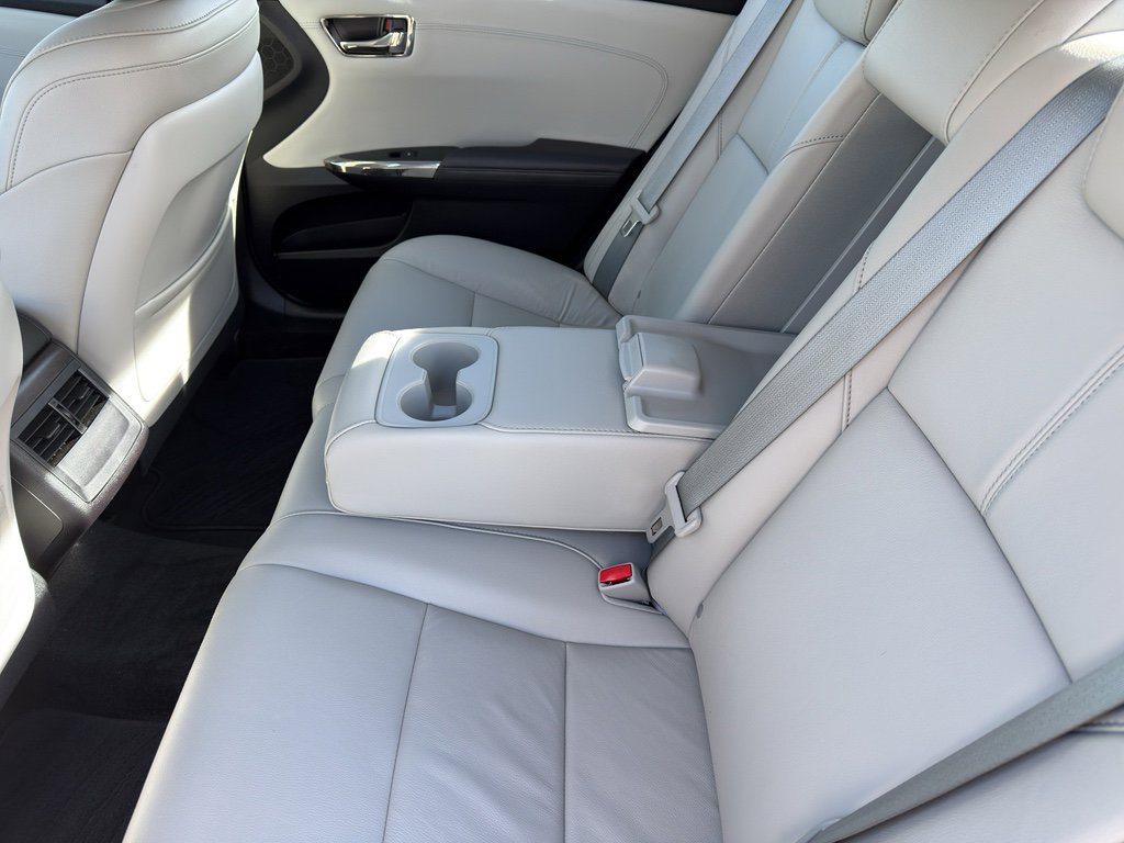 Used 2016 Toyota Avalon XLE Premium image 25
