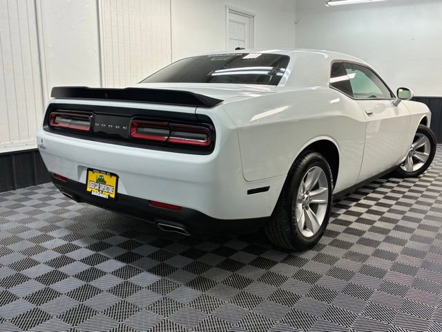 Used 2023 Dodge Challenger SXT image 4