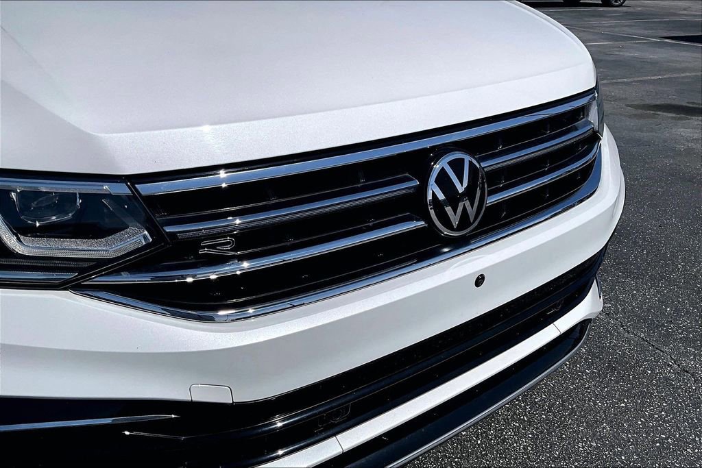 Used 2022 Volkswagen Tiguan SEL R-Line AWD/4WD image 33