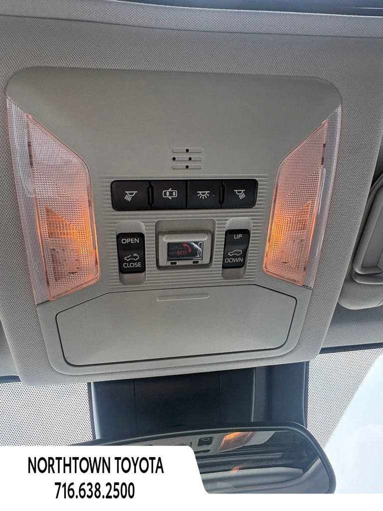 Used 2020 Toyota RAV4 XLE w/ Convenience Package AWD/4WD image 28