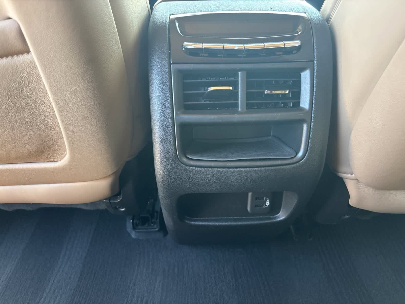 Used 2019 Cadillac XT5 Platinum AWD/4WD image 14
