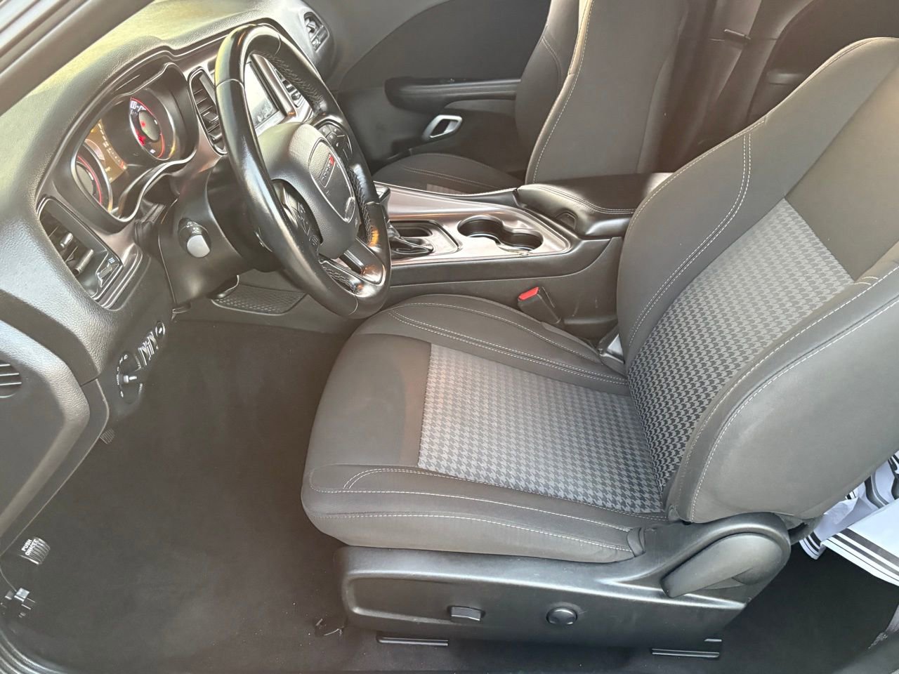 Used 2023 Dodge Challenger SXT image 26