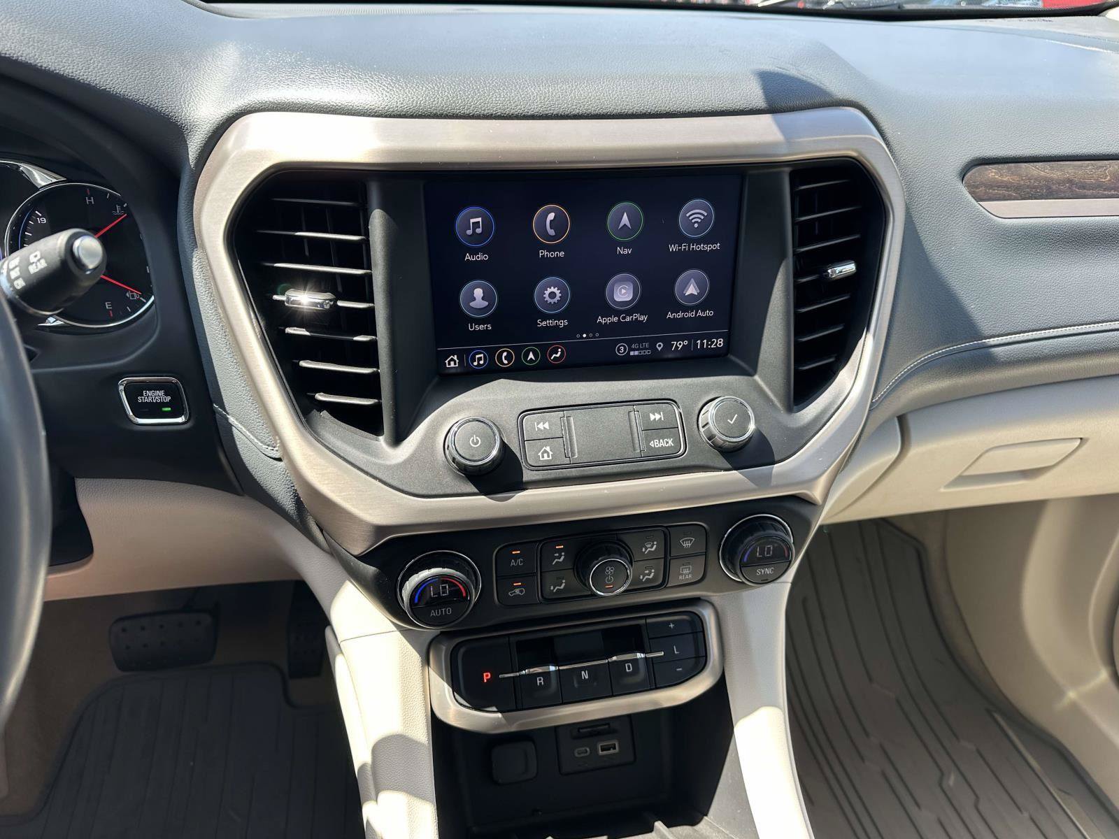 Used 2021 GMC Acadia Denali w/ Denali Technology Package FWD image 17