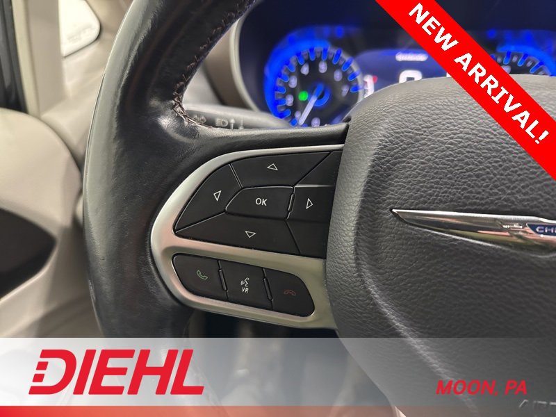 Used 2019 Chrysler Pacifica Touring-L w/ Advanced Safetytec Group image 27