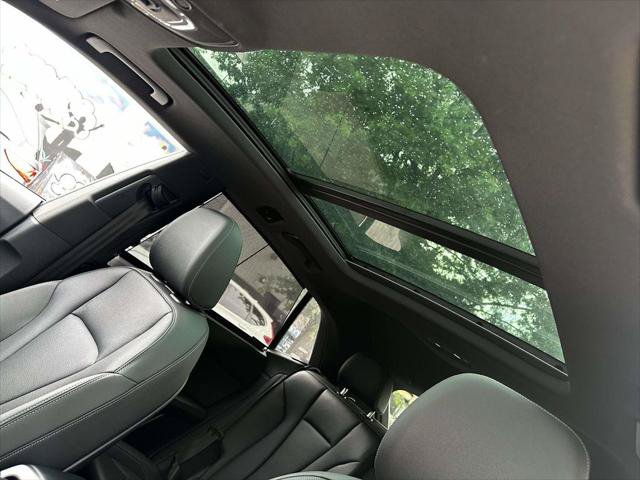Used 2023 Audi Q8 Prestige w/ Prestige Package AWD/4WD image 15