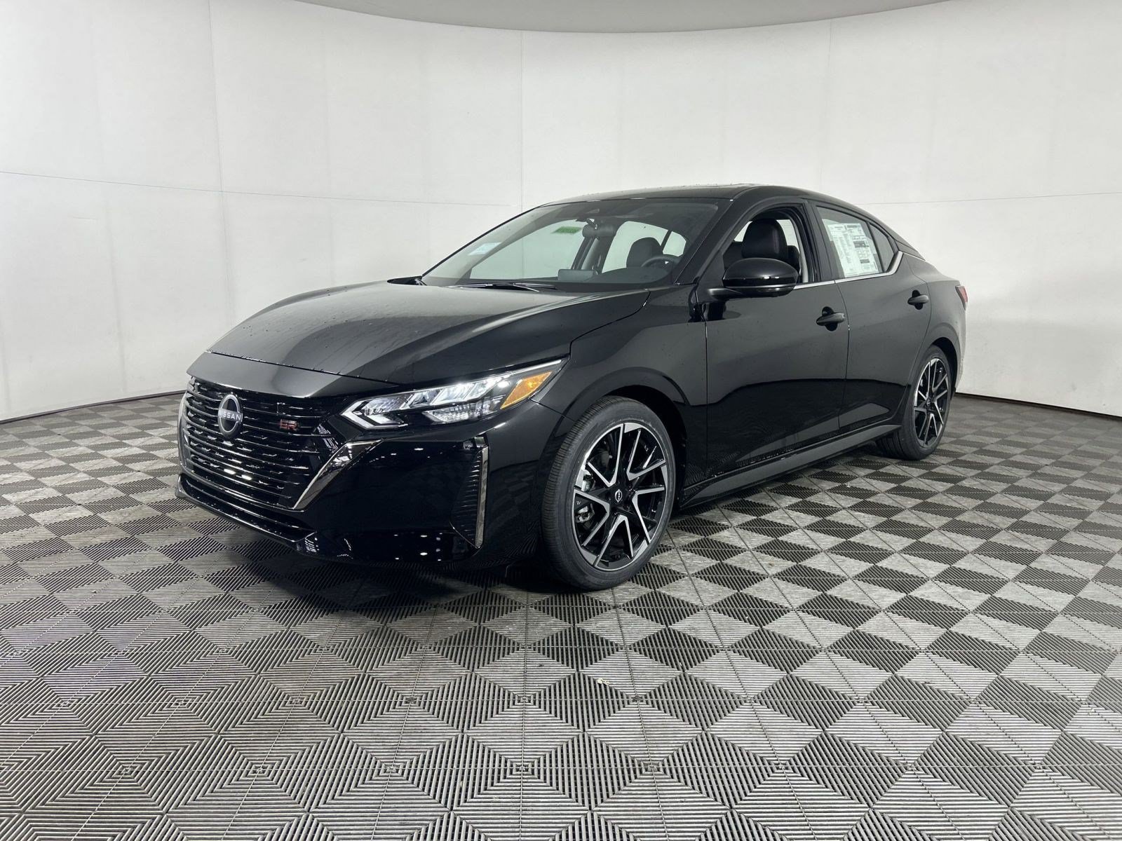 New 2025 Nissan Sentra SR w/ SR Premium Package FWD image 3