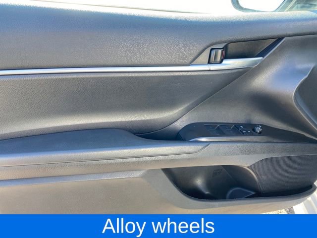 Used 2022 Toyota Camry SE image 13