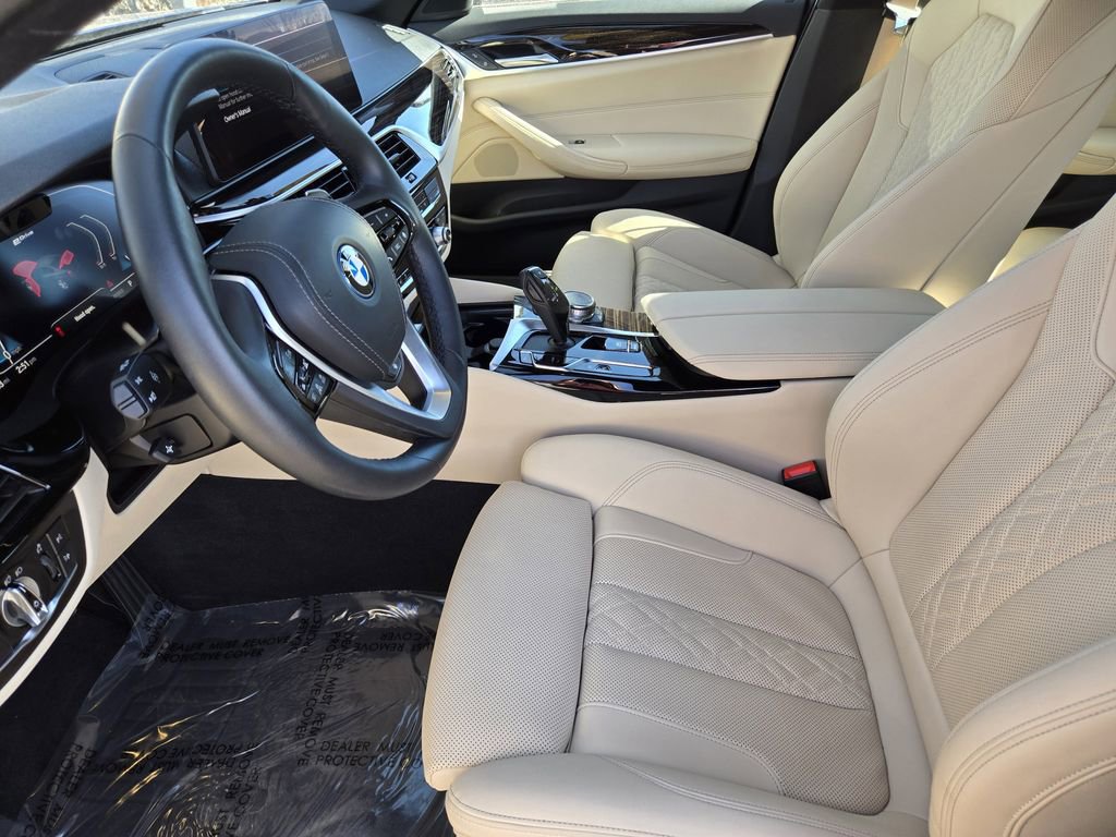 Used 2023 BMW 530e xDrive 530e iPerformance image 11